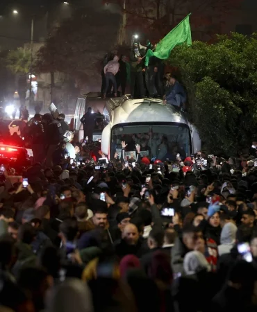 678db0e86f372432__w1200xh800