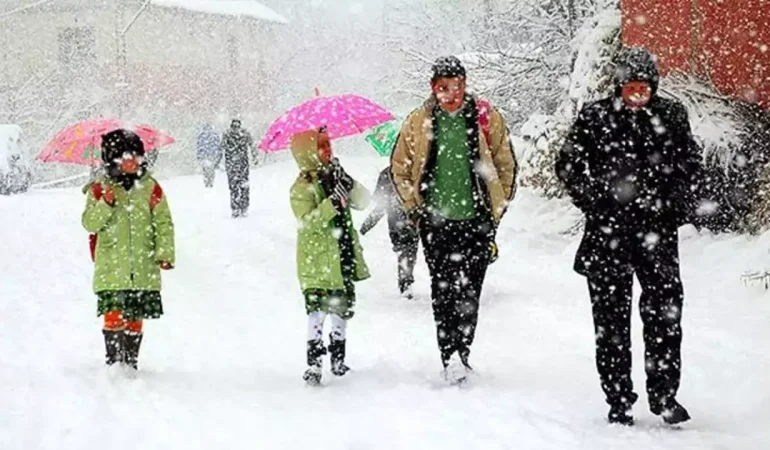 İSTANBUL’DA OKULLAR TATİL EDİLDİ