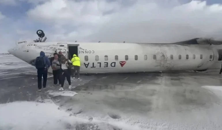 KANADA’DA UÇAK KAZASI!