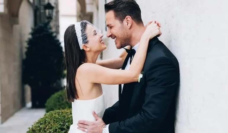 BURAK ÇELİK BABA OLUYOR! MÜJDELİ HABERİ SOSYAL MEDYADAN DUYURDU