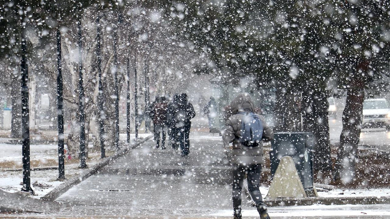 meteoroloji-uyardi-sibirya-soguklari-geliyor-sicakliklar-10-derece-birden-dusuyor-bugun-hava-nasil-8-ocak-2024-hava-durumu-bugun-kar-yagacak-mi-atoa