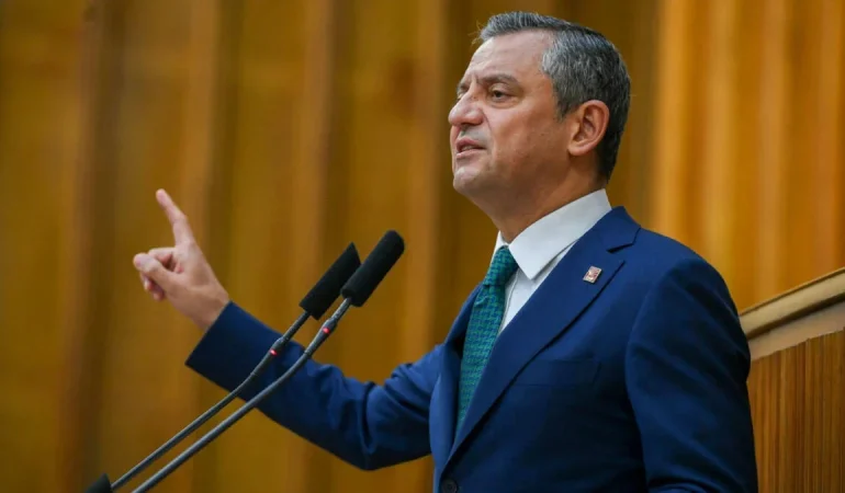 ÖZGÜR ÖZEL: “BU BİR DARBE GİRİŞİMİDİR!”