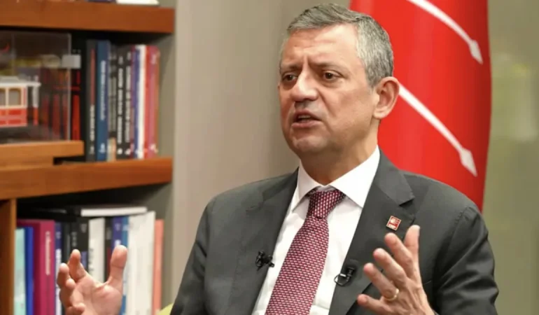 ÖZGÜR ÖZEL’DEN BATI’YA ÇAĞRI: “İMAMOĞLU DERHAL SERBEST BIRAKILSIN”