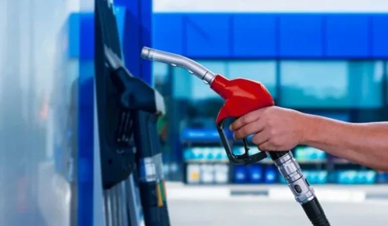 BENZİN FİYATLARINDA İNDİRİM YOLDA!