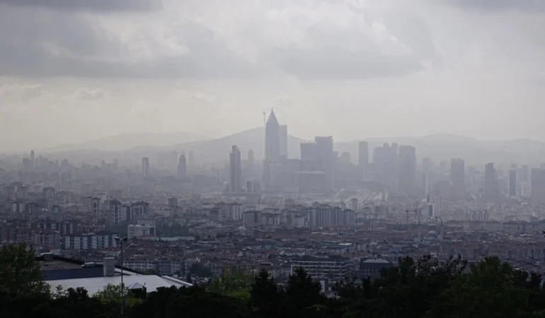 İSTANBUL’A ÇÖL TOZU UYARISI