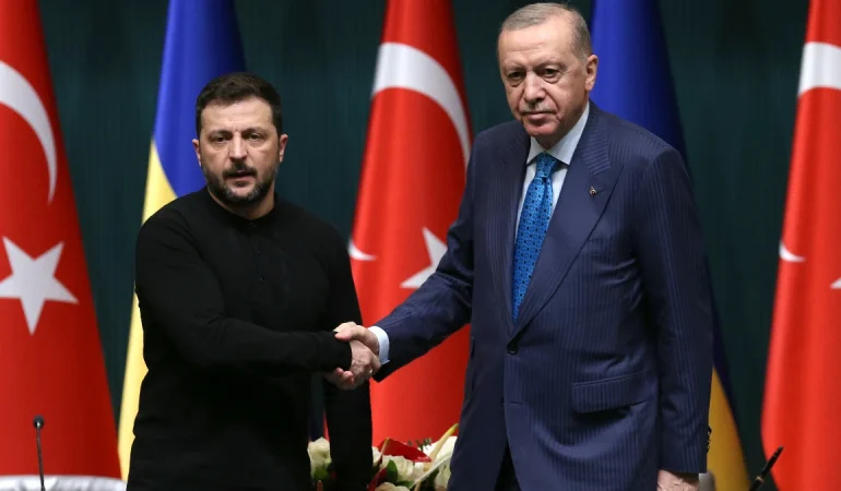 ZELENSKY: TÜRKİYE, KARADENİZ’DEKİ ATEŞKESTE GÖZLEMCİ OLABİLİR