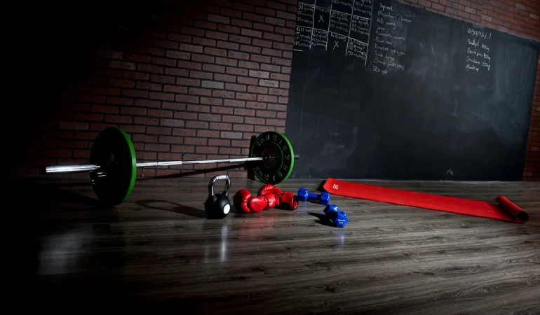 AĞIRLIK KALDIRMAK BEYNİ GENÇ TUTUYOR: BREZİLYALI BİLİM İNSANLARINDAN ÇARPICI BULUŞ