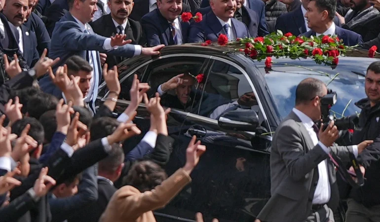 DEVLET BAHÇELİ’YE GENEL MERKEZDE GÖRKEMLİ KARŞILAMA