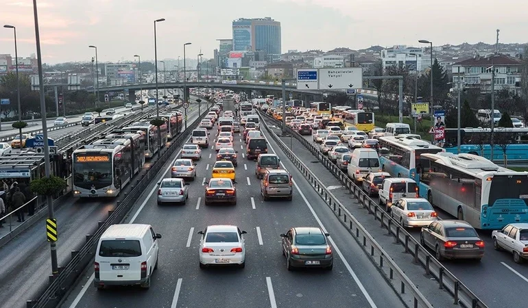 İSTANBUL TRAFİKTE DÜNYA BİRİNCİSİ