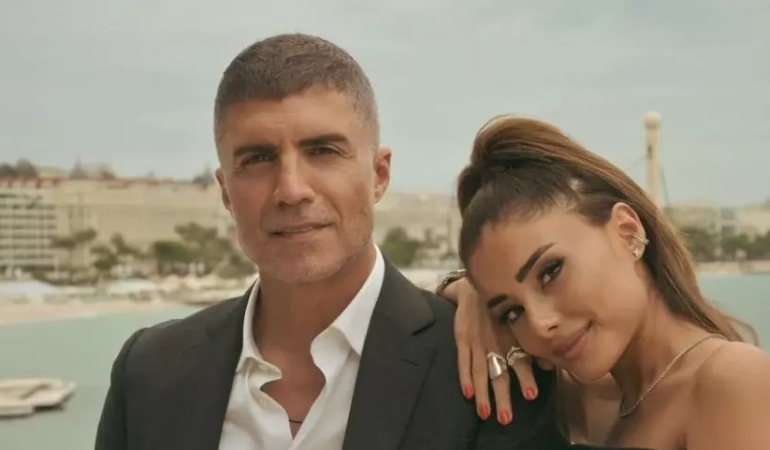 ÖZCAN DENİZ VE EŞİ SAMSAR DADGAR, DEPREM KORKUSUYLA GECEYİ ÇADIRDA GEÇİRDİ