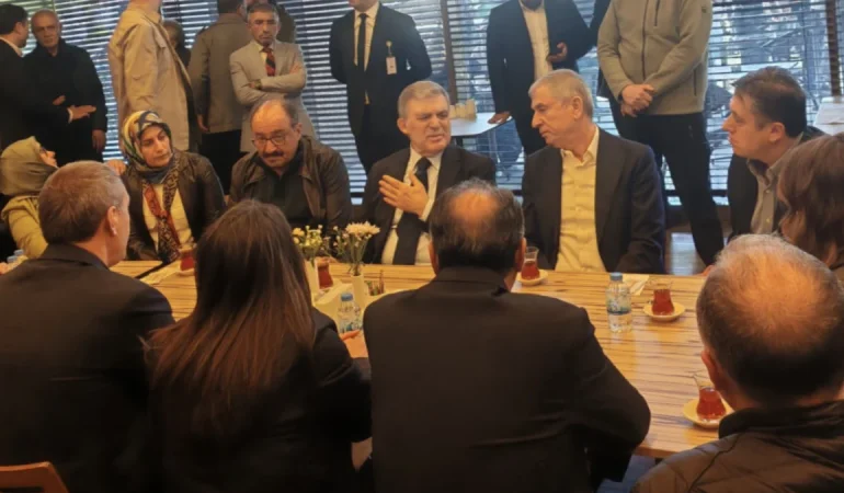 ABDULLAH GÜL’DEN SIRRI SÜREYYA ÖNDER’E HASTANE ZİYARETİ