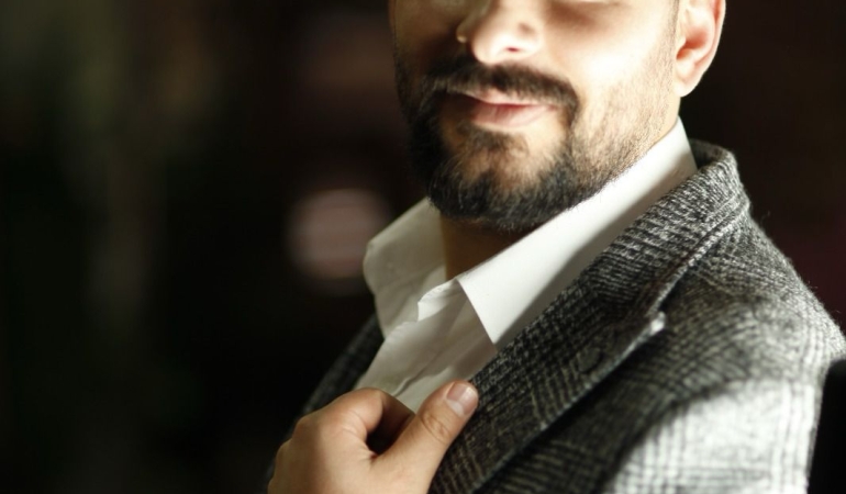 KALPTEN GELEN EZGİLER: MİR CİHAN, MÜZİĞİYLE HAYATIN RİTMİNİ YAKALIYOR