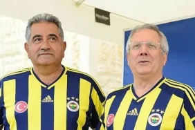 0x0-45lik-mine-tugayin-genclik-sirri-ne-haftada-2-kez-bu-3lu-karisimi-yuzune-suruyor-tek-bir-kirisigi-yok-1722173509026