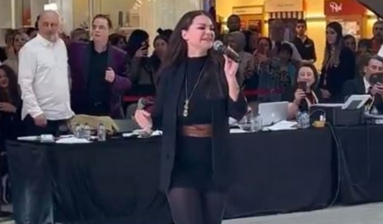 NEZ AVM KONSERİYLE GÜNDEM OLDU