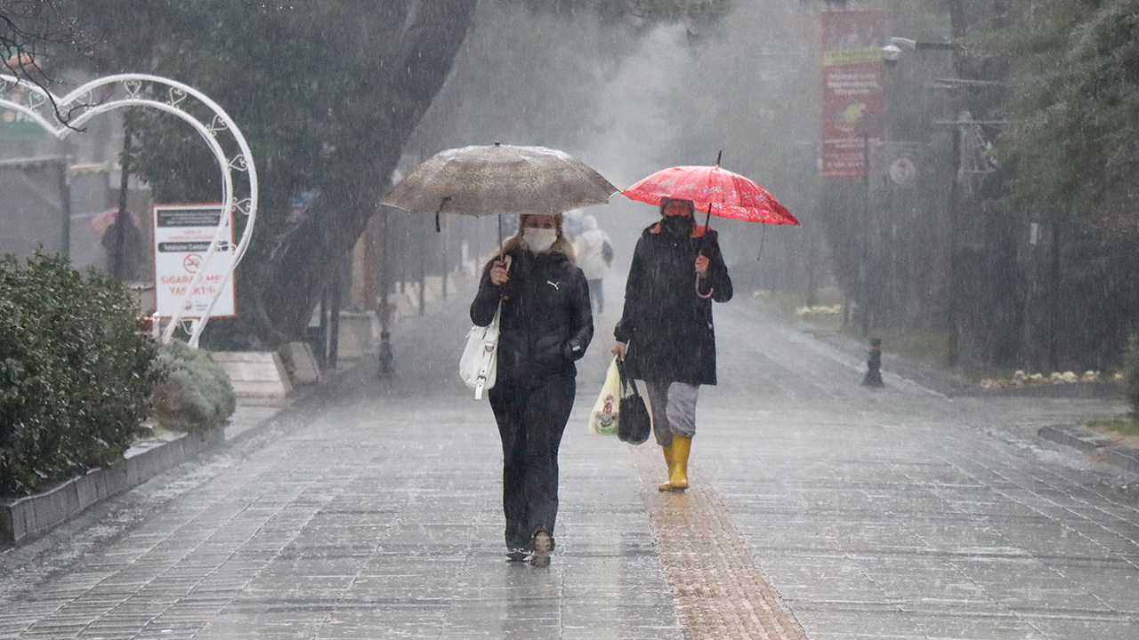 Kırklareli'nde sağanak etkili oluyor