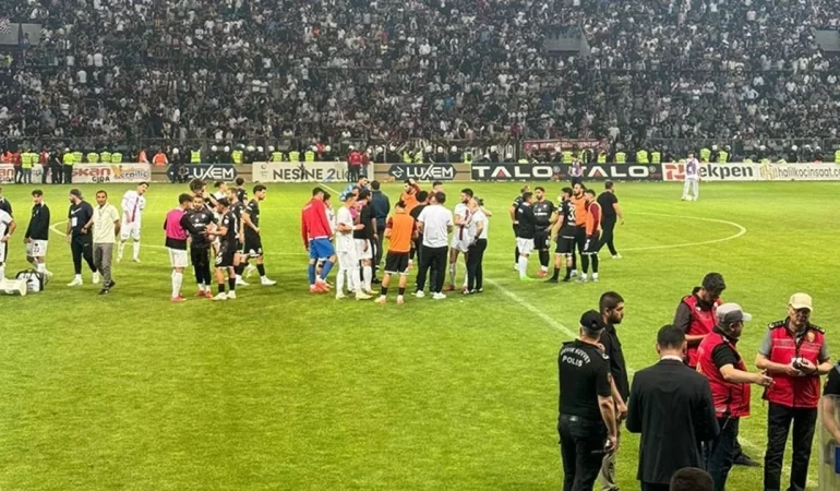 ELAZIĞSPOR-VANSPOR MAÇINDA SKANDAL!