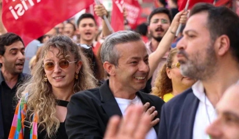 DEĞİRMENCİ’NİN 1 MAYIS PAYLAŞIMI SOSYAL MEDYAYI İKİYE BÖLDÜ