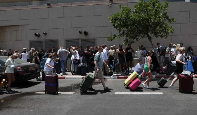 İSRAİL’DEN KAÇIŞ SÜRÜYOR: 5 BİN KİŞİ GÜNEY KIBRIS RUM KESİMİ’NE YERLEŞTİ