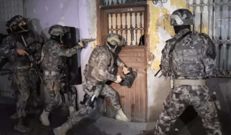 4,4 Milyarlık Vurgun: 11 Çete Çökertildi