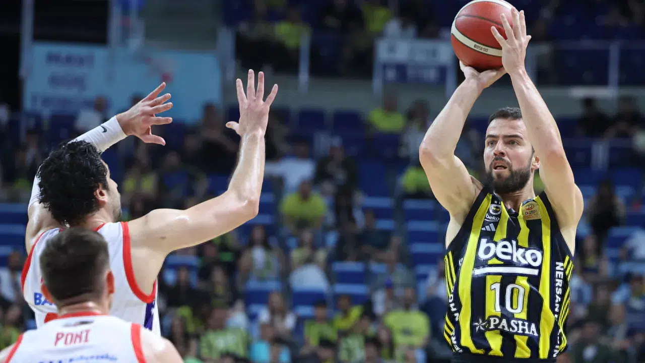 5087-fenerbahce-beko-bahcesehir-kolejini-devirdi-finale-bir-adim-daha-yaklasti