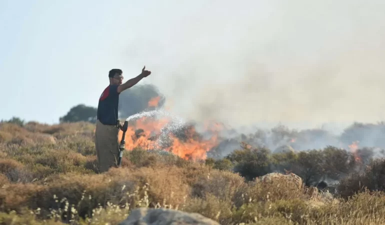 İzmir’de Alevlerle Mücadele: 4 Uçak ve 14 Helikopterle Müdahale