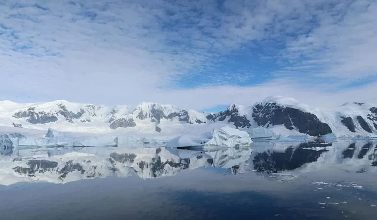 Antarktika’da Tuzlanma Artıyor, Buzulların Erimesi Hızlanıyor