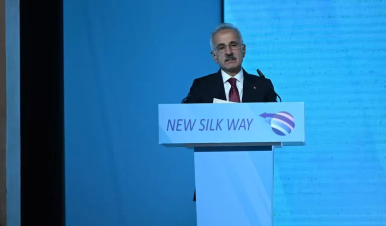 ABDULKADİR URALOĞLU’NDAN MÜJDE: İSTANBUL KUZEY DEMİRYOLU PROJESİ İHALE AŞAMASINA GELİYOR