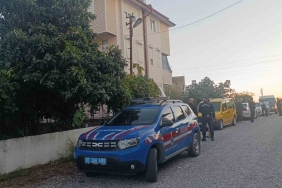 İNSAN KAYNAKLARI MÜDÜRÜ EVİNDE ÖLÜ BULUNDU ARKADAŞLARININ TELEFONLARINA BAKMAYIP KAPIYI AÇMAYINCA ÖLDÜĞÜ ORTAYA ÇIKTI