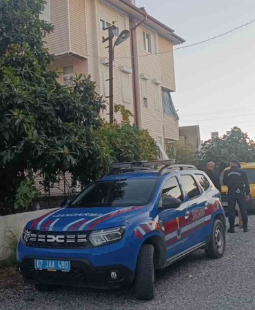 İNSAN KAYNAKLARI MÜDÜRÜ EVİNDE ÖLÜ BULUNDU ARKADAŞLARININ TELEFONLARINA BAKMAYIP KAPIYI AÇMAYINCA ÖLDÜĞÜ ORTAYA ÇIKTI
