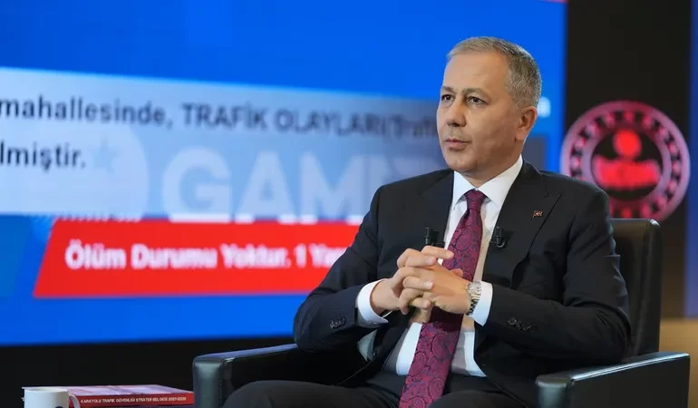 ALİ YERLİKAYA: 1 YILDA 6 KEZ KIRMIZI IŞIK İHLALİNE EHLİYETİ İPTAL GELİYOR!