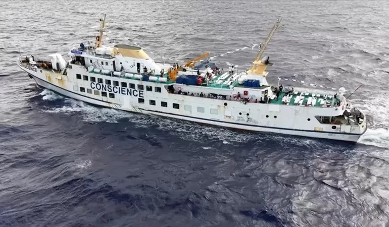 İSRAİL ORDUSU ÖZGÜRLÜK FİLOSUNA SALDIRDI: TÜRKİYE’DEN KATILIMCILAR DA GEMİLERDEYDİ!