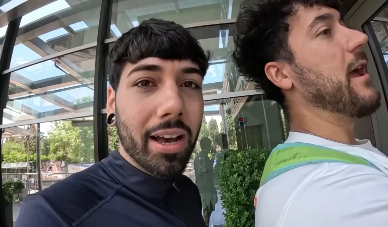 İSTANBUL’DA ŞOK OLAY! BEYOĞLU’NDA İSPANYOL YOUTUBER’E SALDIRI KAMERADA