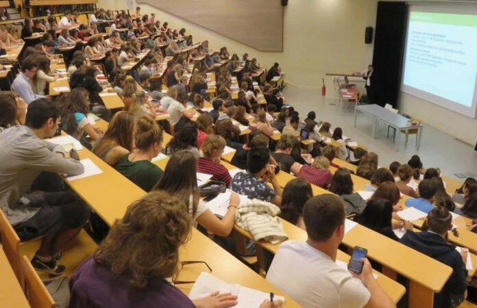 Üniversiteyi 3 Yılda Tamamlama Artık Mümkün