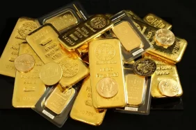 altin-fiyatlarindaki-yukselis-durmuyor-15-ekim-2025-gram-altin-ve-ceyrek-altinda-son-durum-mj0e