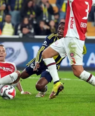 fenerbahcenin-fatih-karagumruke-karsi-kazandigi-penaltida-karar-dogru-mu-bein-trio-ekibi-son-noktayi-koydu-ypk9