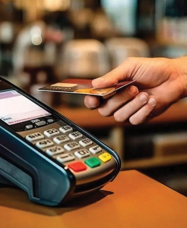 kredi-karti-alisverisinde-fark-alan-esnafa-agir-ceza-kapida-komisyon-alan-isletme-nereye-sikayet-edilecek-17275987277245