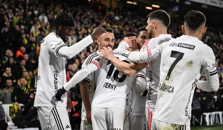 FENERBAHÇE – BEŞİKTAŞ DERBİSİNİN 11’LERİ BELLİ OLDU: HAZIRLIKLAR TAMAM