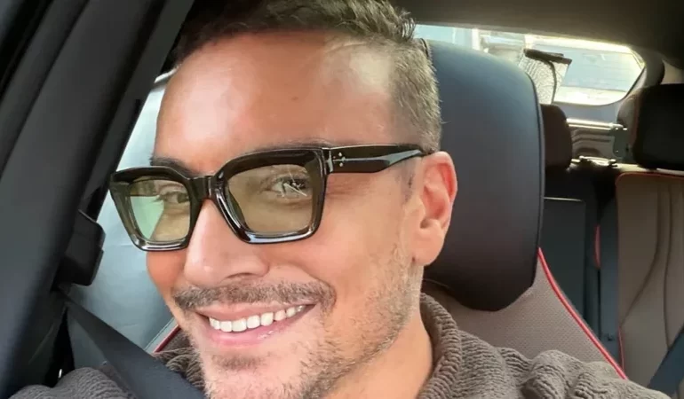 SİNERİNDEKİ KÜÇÜK PÜSKÜRTÜŞ BÜYÜK PANİĞE DÖNÜŞTÜ: CENK EREN’İN SAHNE KAZASI