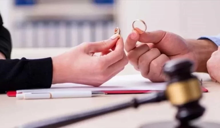 SÜRESİZ NAFAKA DÜZENİ DEĞİŞİYOR: SÜRE SINIRI GETİRİLECEK YENİ MODEL GÜNDEMDE