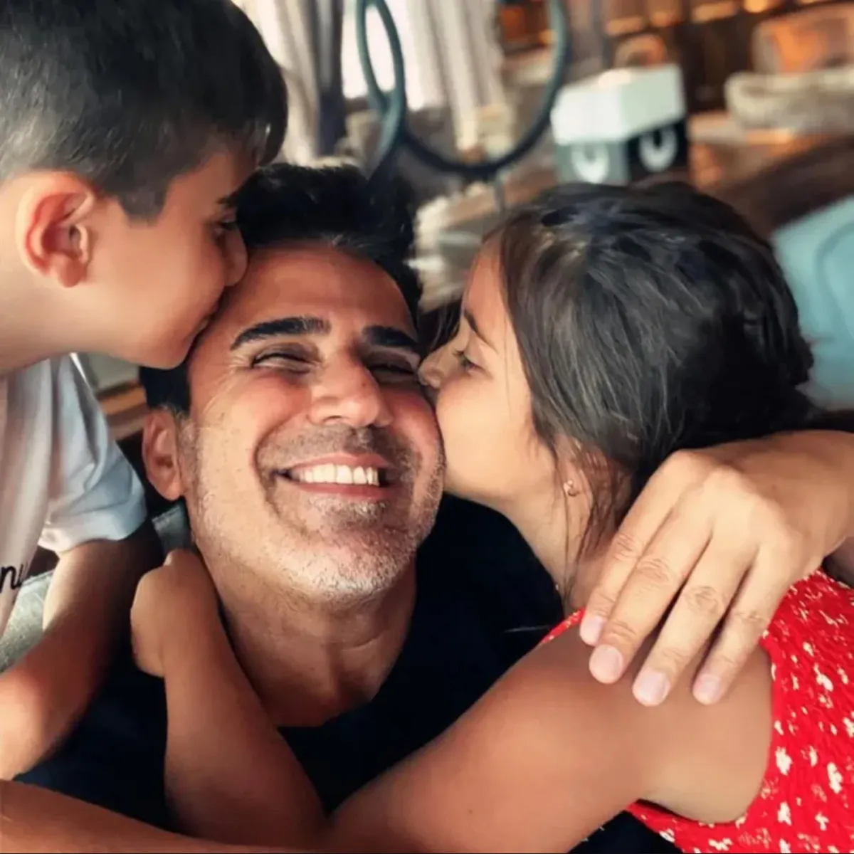 Emrah'tan Elyesa'ya Duygusal Mesaj: "Canım Oğlum" 3