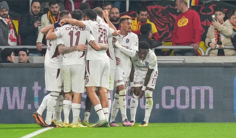 TRABZONSPOR’UN İZMİR ZAFERİ: GÖZTEPE KARŞISINDA GELEN KRİTİK GALİBİYETLE ZİRVE YARIŞINDA GÜÇLÜ MESAJ