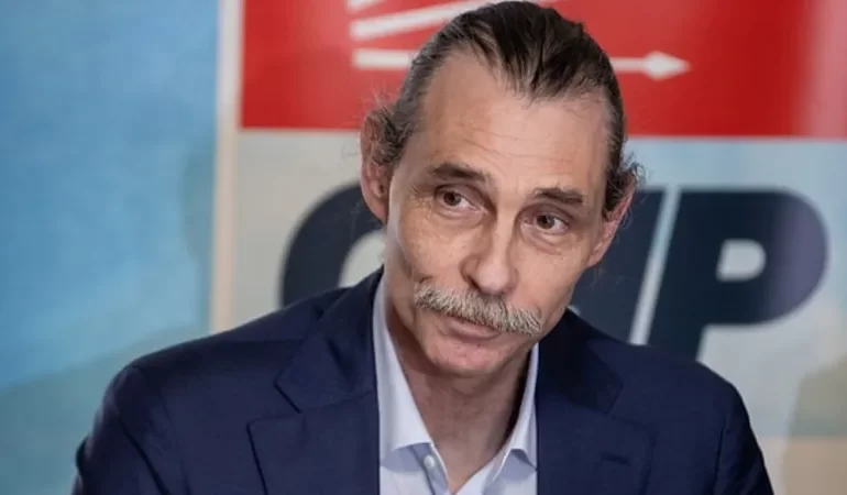 ERDAL BEŞİKÇİOĞLU’NUN KIZI DERİN’İN GALA ŞIKLIĞİ SOSYAL MEDYADA GÜNDEM YARATTI