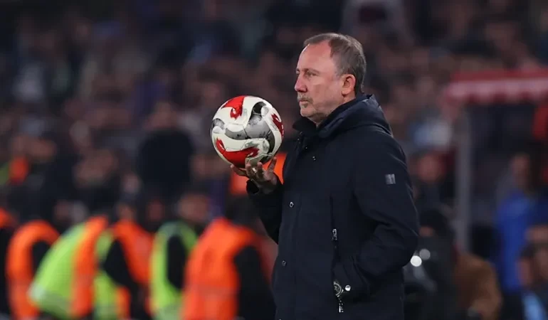 SERGEN YALÇIN’DAN MAÇ SONRASI SERT ÇIKIŞ: “BUGÜN SAHADA BİR TİYATRO VARDI”