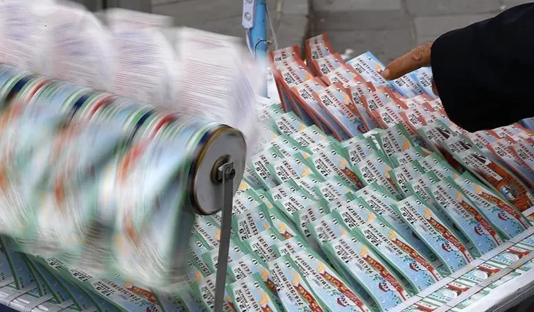 İSTANBUL’DA CAMİ ÖNLERİNDE MİLLİ PİYANGO VE ŞANS OYUNU SATIŞINA YASAK KARARI