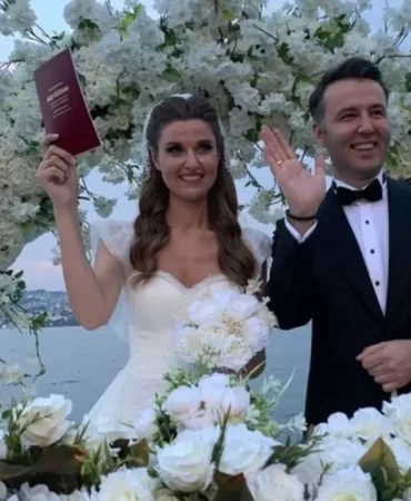 mehmet-akif-ersoyun-ifsasi-sonrasi-pinar-erbasa-mesaj-yagdi-verilmis-sadakaniz-varmis-wveu