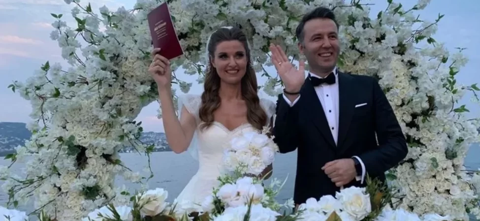 mehmet-akif-ersoyun-ifsasi-sonrasi-pinar-erbasa-mesaj-yagdi-verilmis-sadakaniz-varmis-wveu