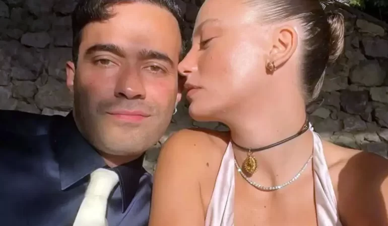 SERENAY SARIKAYA VE MERT DEMİR’DEN MAGAZİNİ SALLAYAN DAVET POZLARI