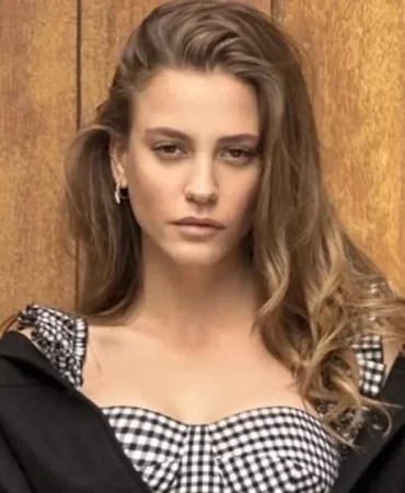 serenayjpg-98-u-e-l-v-b-x0-g-s-cez0-o-w9d-q